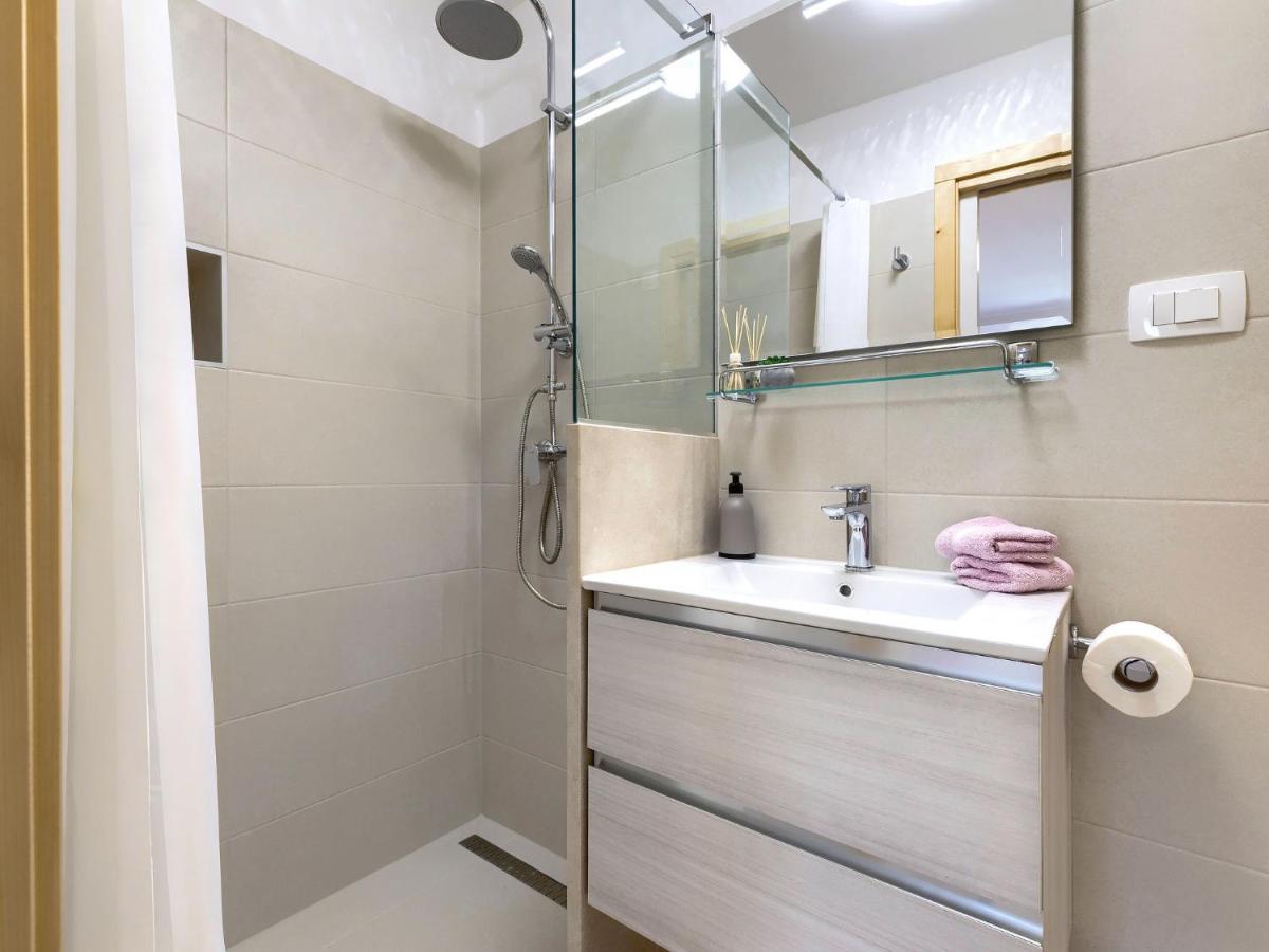 Holiday Home Laura By Interhome Pula Luaran gambar