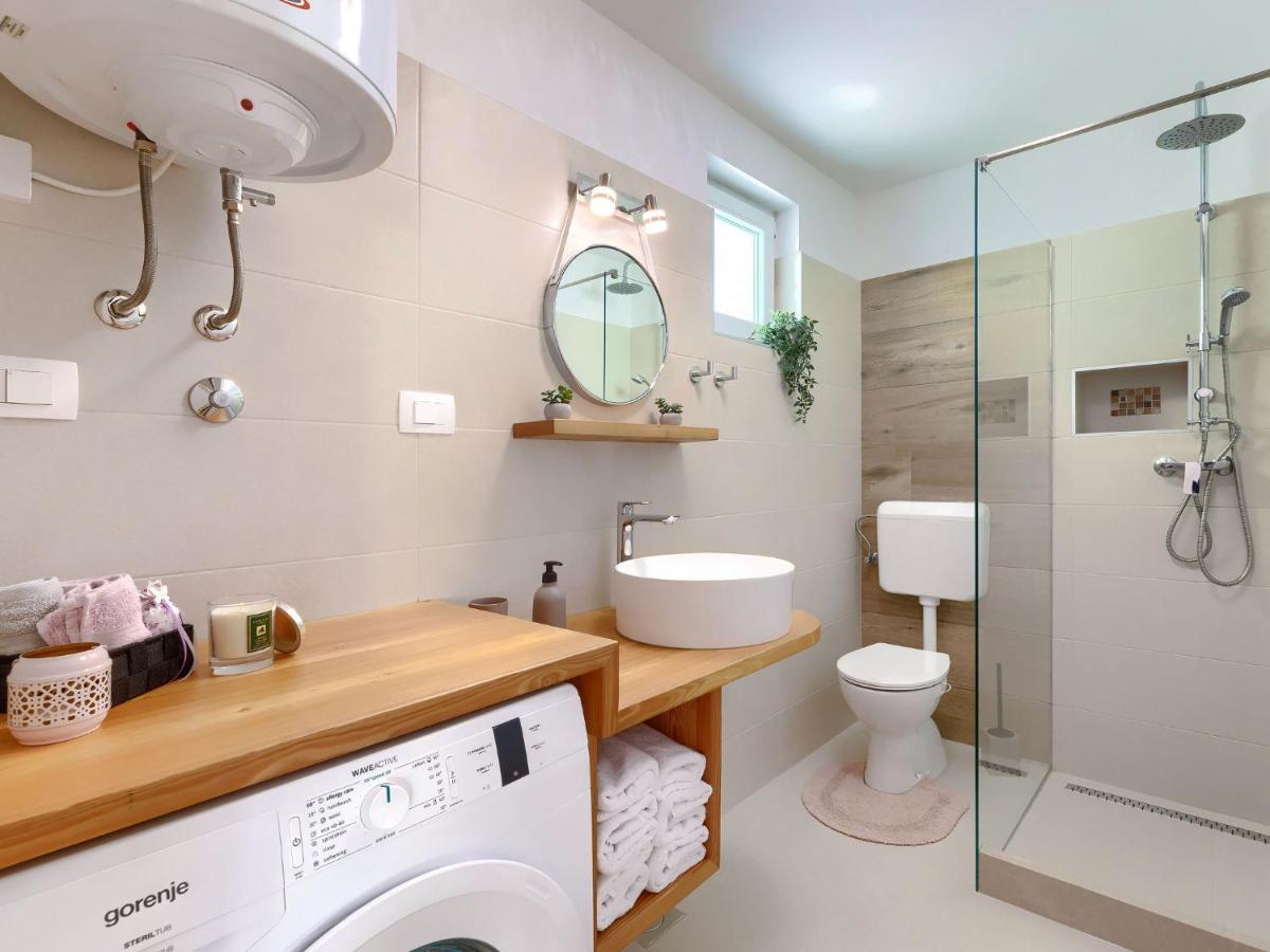 Holiday Home Laura By Interhome Pula Luaran gambar