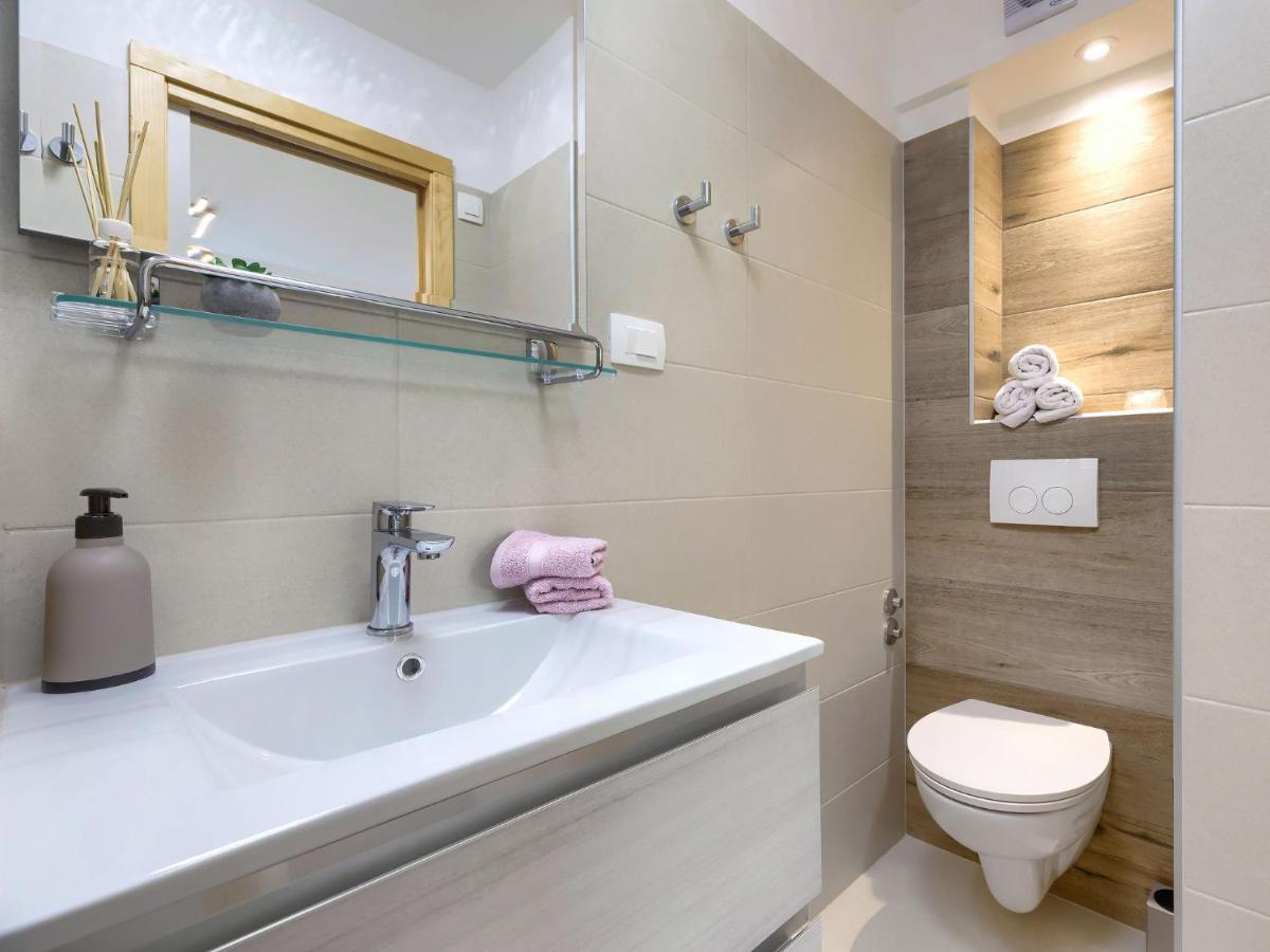 Holiday Home Laura By Interhome Pula Luaran gambar