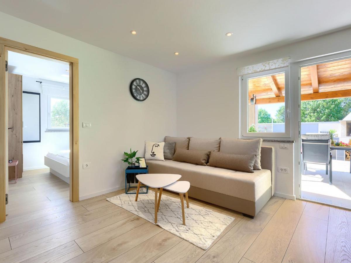 Holiday Home Laura By Interhome Pula Luaran gambar